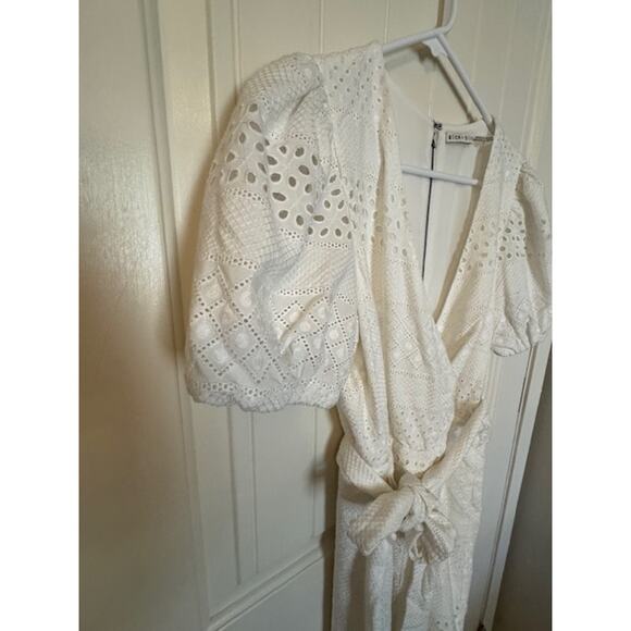 Alice and Olivia Paulina Puff Sleeve Eyelet Romper 6 - Picture 7 of 9